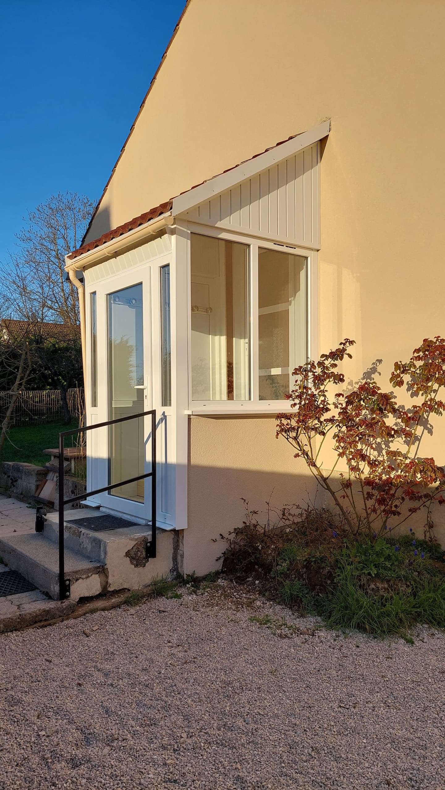 Gite des pommiers montret 71440 entree
